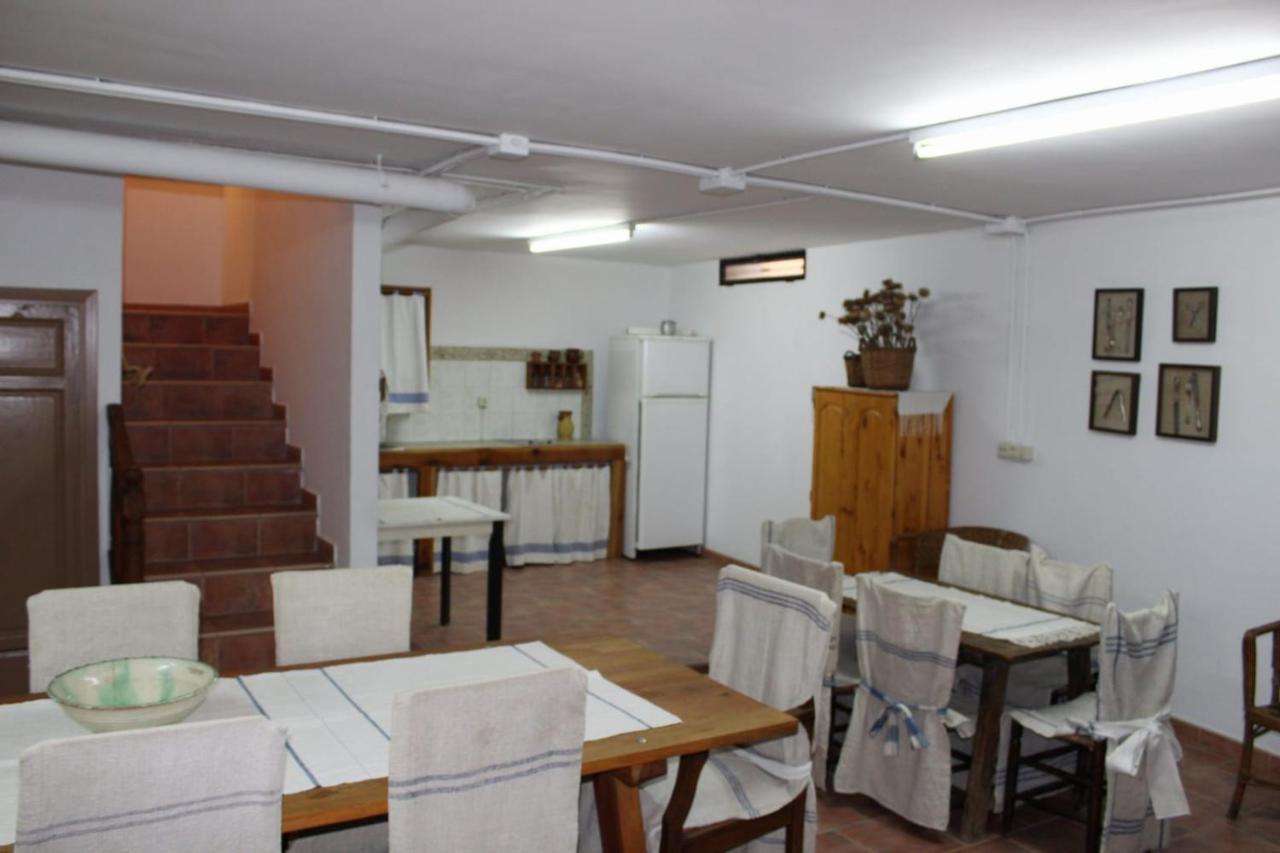 Casa Rural Puerta De La Iglesia Elche de la Sierra Exterior photo
